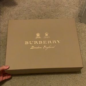 Brand new authentic Burberry box+ envelope